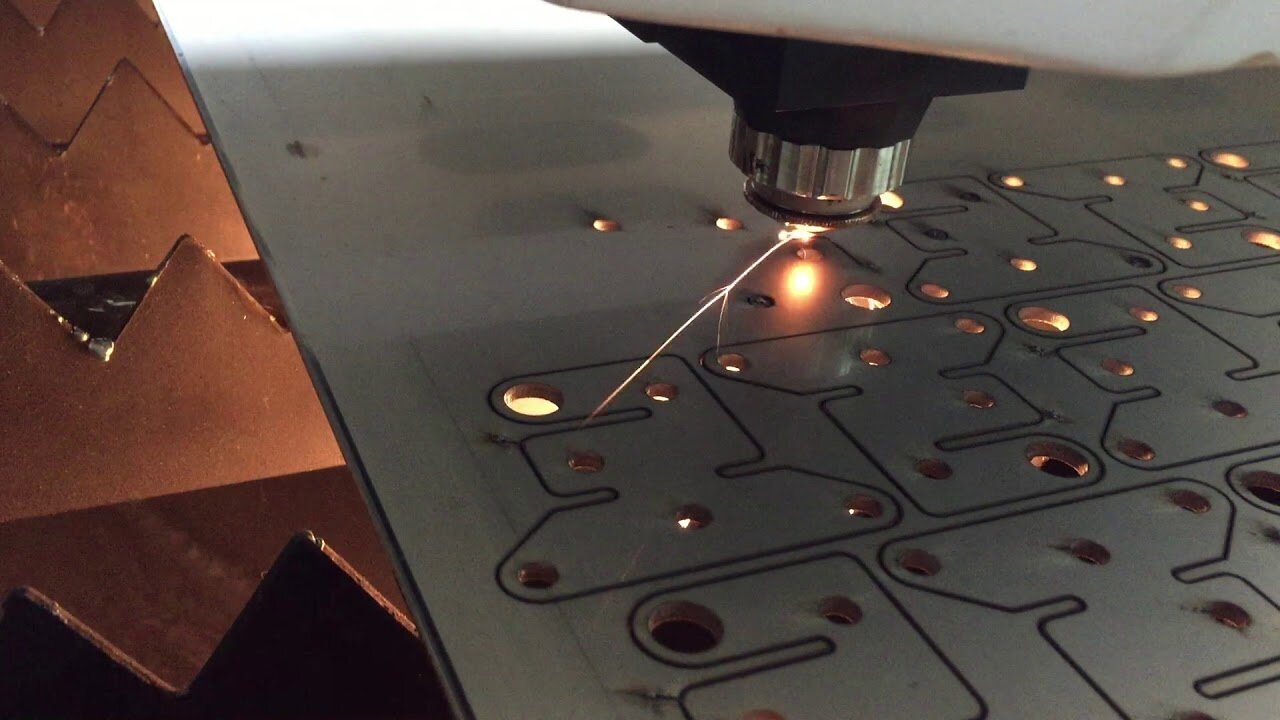 Лазерная гравировка листовых сталей